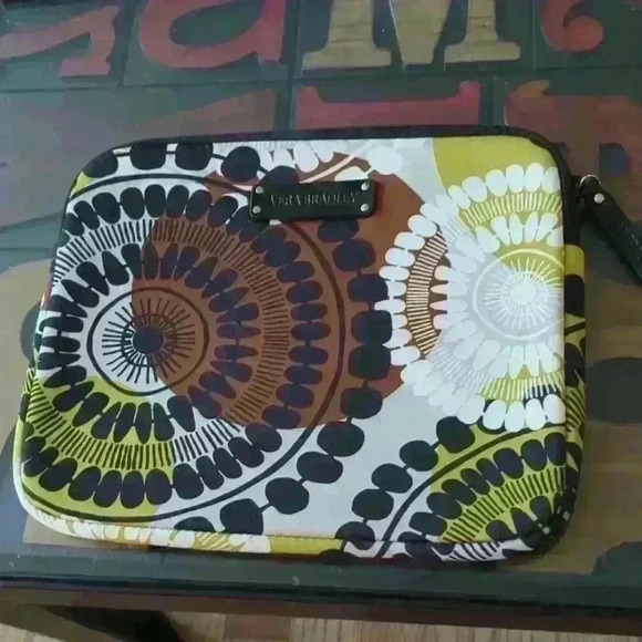 Vera Bradley Tablet Sleeve Baroque Pattern - Picture 1 of 12